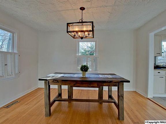 4th image of 5224 Panorama Dr SE