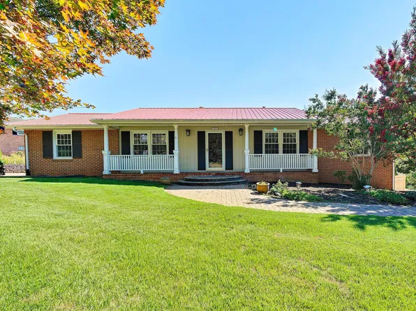 1901 McVitty Rd, Salem, VA 24153