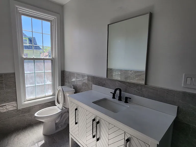 130 York St #1 — Photo 2