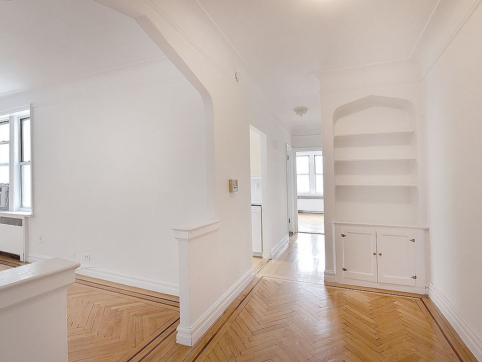 1st image of 680 W 204th St APT 6A