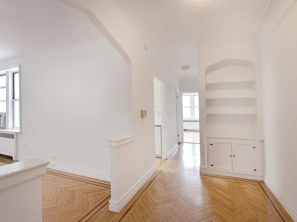 680 W 204th St APT 6A, Manhattan, NY 10034