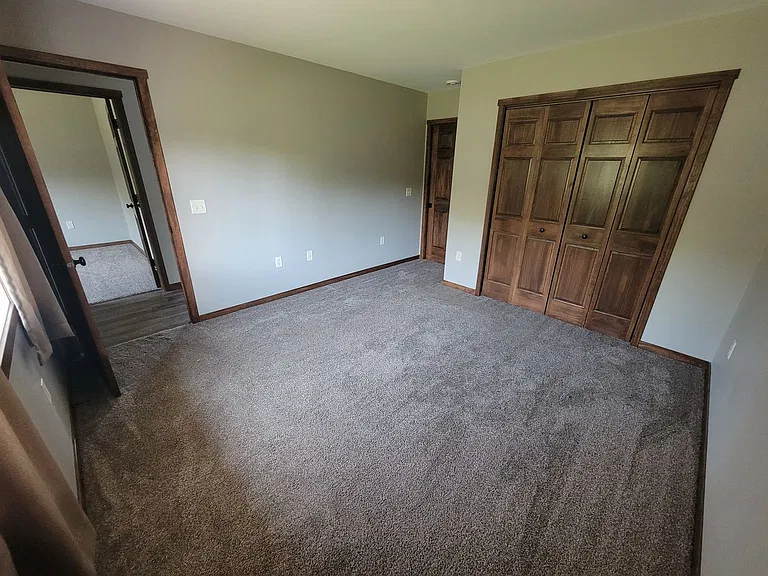 2749 Ridgewood St — Photo 11