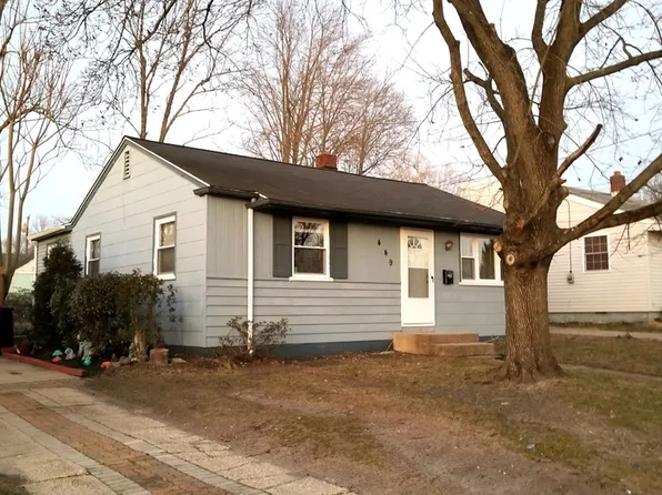 449 8th Ave, Lindenwold, NJ 08021