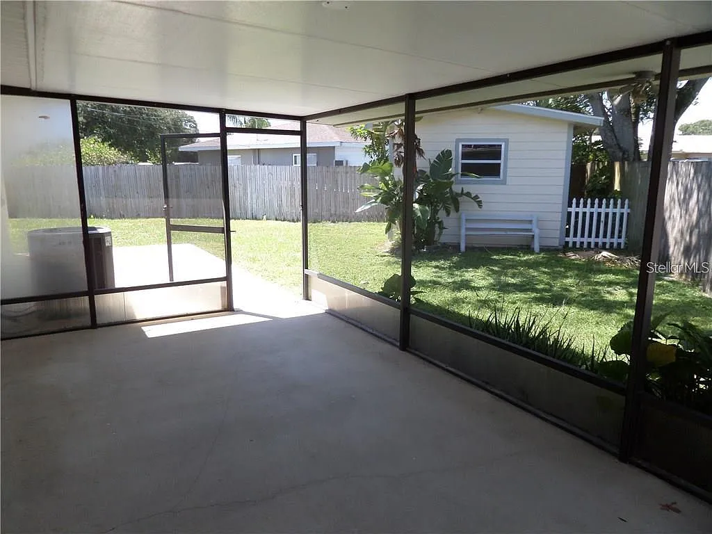 3 bed, 1.0 bath, 1290 sqft, $2,250 — Photo 4