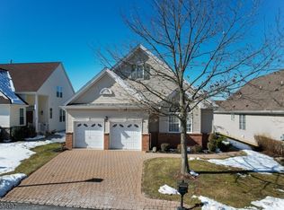 16 Stryker Rd, Somerset, NJ 08873