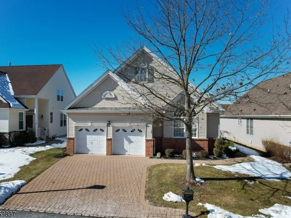 16 Stryker Rd, Franklin Twp., NJ 08873
