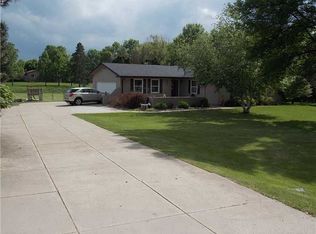 5831 Shiloh Ln, Cedar Rapids, IA 52411