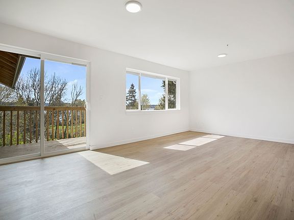 4th image of 1628 Trenton Ave #D04