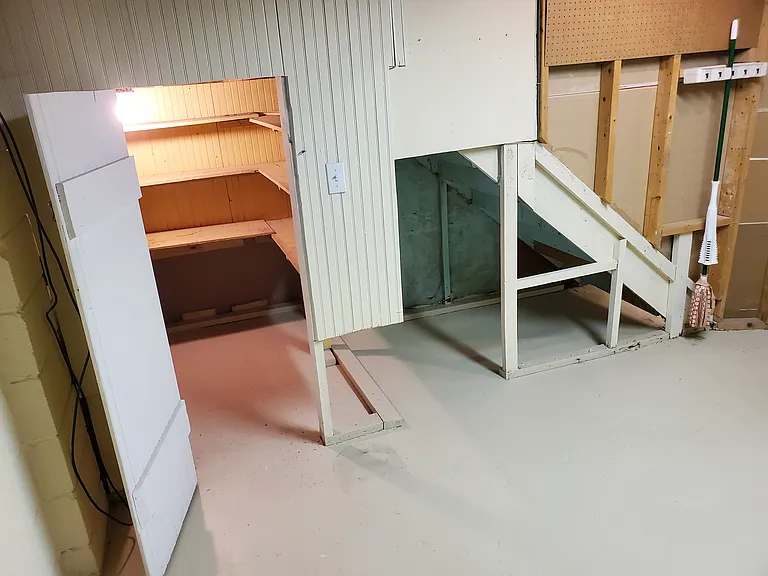 521 N Rembrandt Ave — Photo 36