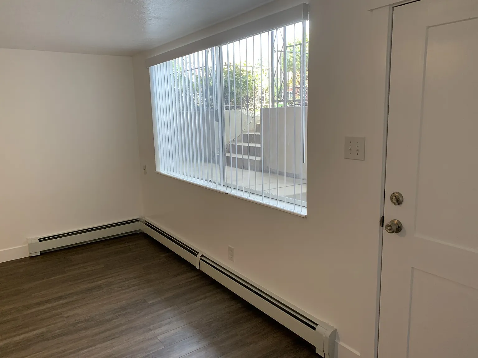 1 bed, 800 sqft, $1,350 — Photo 2