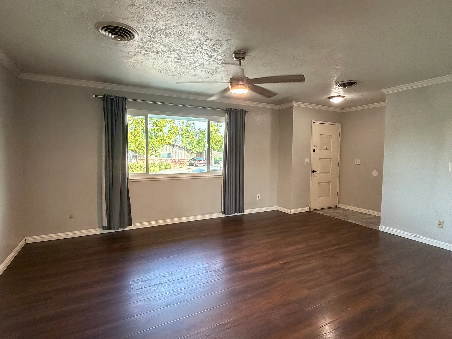 3 bed, 1718 sqft, $1,800 — Photo 3