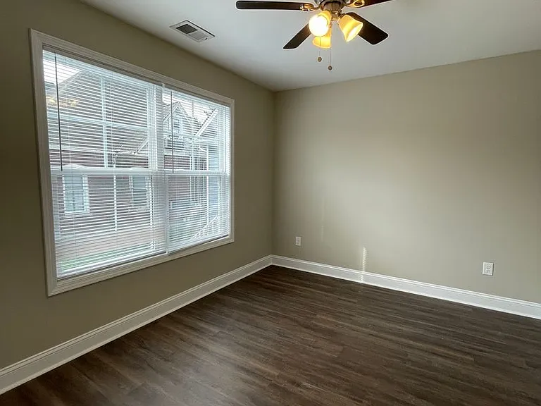 830 Bryan Ave — Photo 7