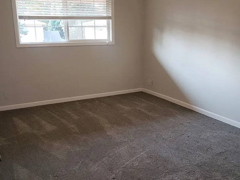 4581 Sean St — Photo 10