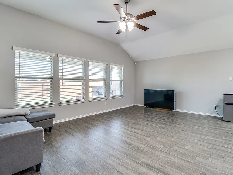 11441 Silver Queen Dr — Photo 2