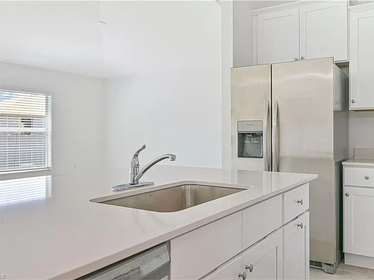 2901 SW 18th Pl — Photo 17