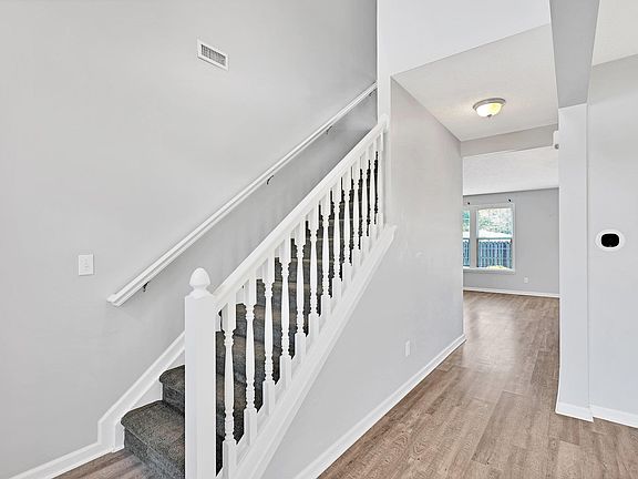 3rd image of 200 S Rockwood Crescent Ct