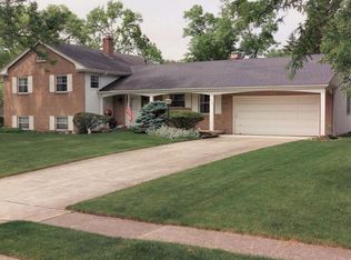 4135 Squires Ln, Columbus, OH 43220