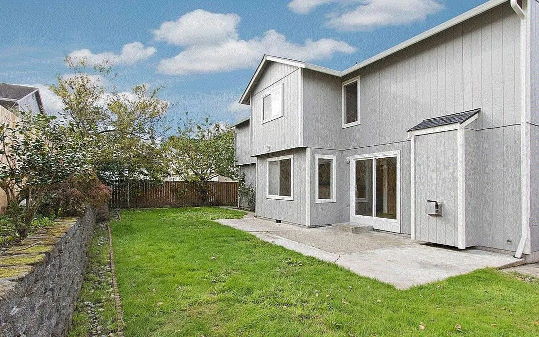 E 92nd St, Tacoma — Photo 4