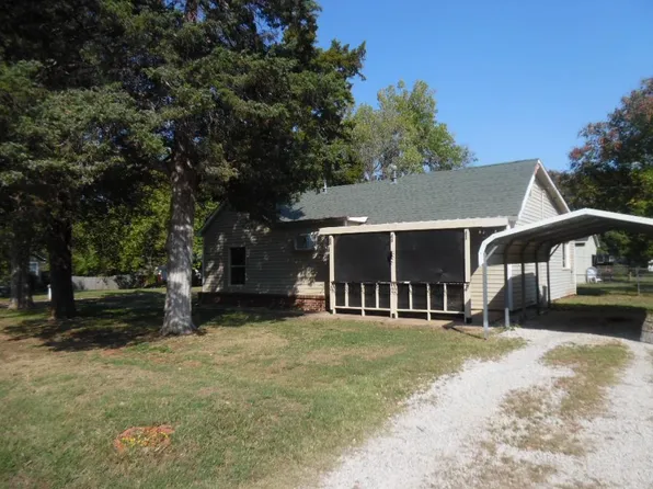302 N 12th St, Fredonia, KS 66736