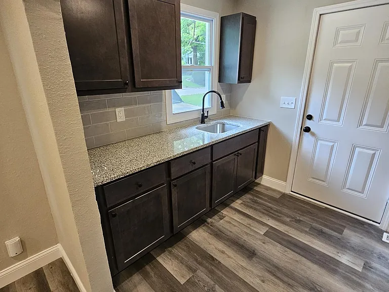 10176 Winkler Dr — Photo 6