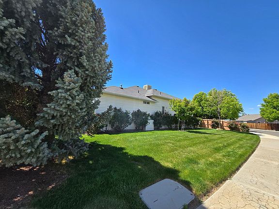 3rd image of 605 Lavender Ct #B
