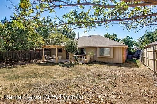 2nd image of 3208 Creekwood Ln