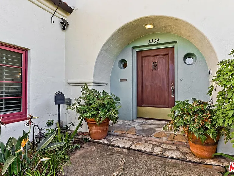 1304 San Vicente Blvd — Photo 3