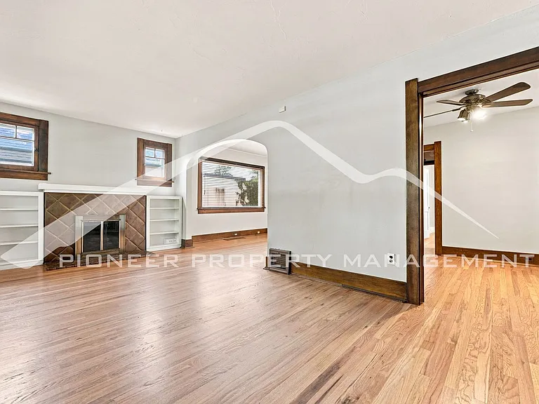 821 S Grant St — Photo 4