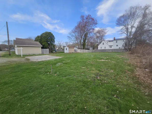 6 South Street, Old Saybrook, CT 06475