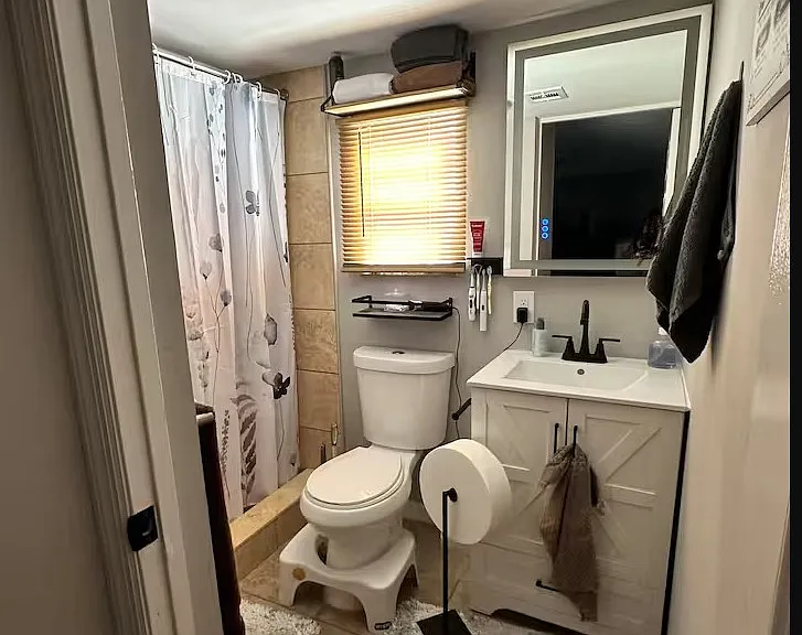 803 E James St #2-1 — Photo 35