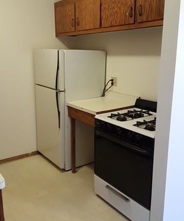 3rd image of 3355 N Oakland Ave APT 307