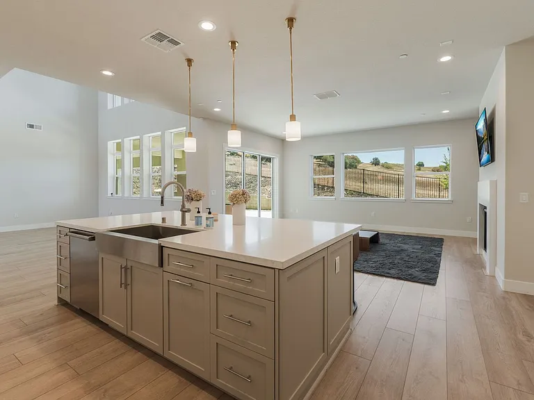 1342 Wheeler Peak Ct — Photo 3
