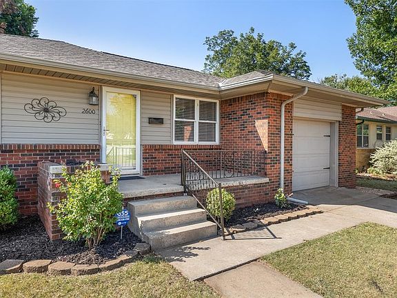 4th image of 2600 Northampton Pl