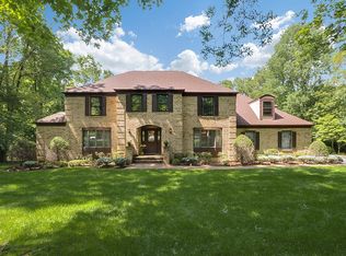 8 Hampton Ct, Flanders, NJ 07836