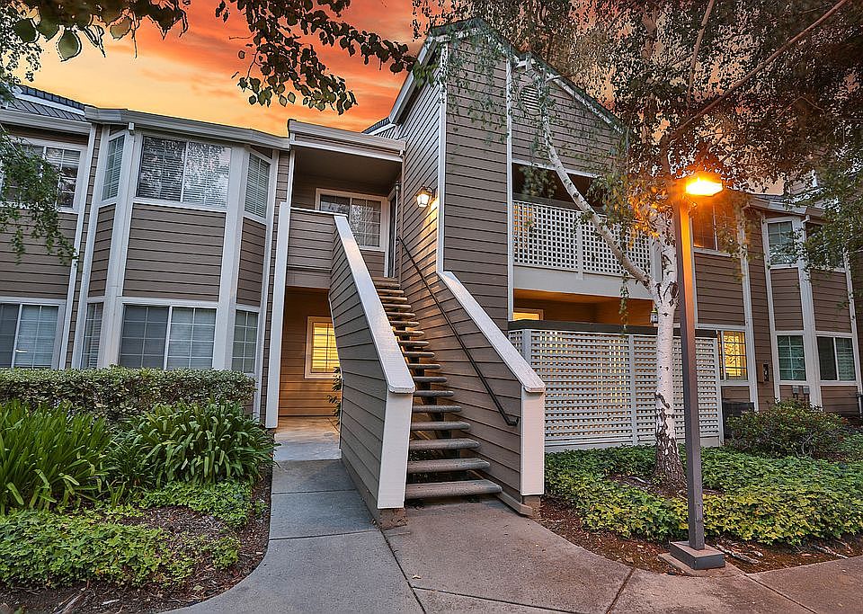 1st image of 5962 Bridgeport Lake Way