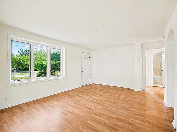 4th image of 2701 Carmel Blvd