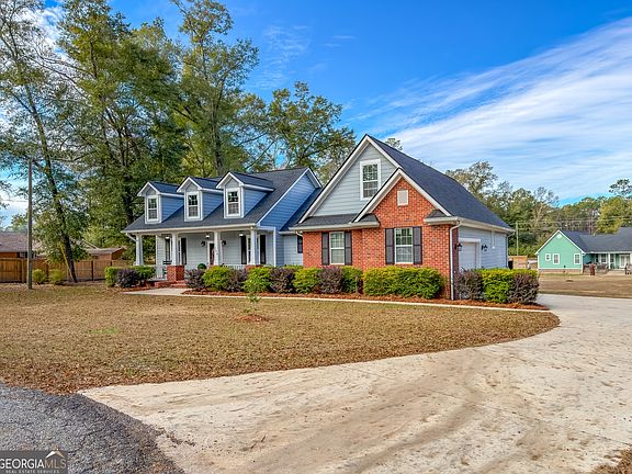 4th image of 100 Robin Ln