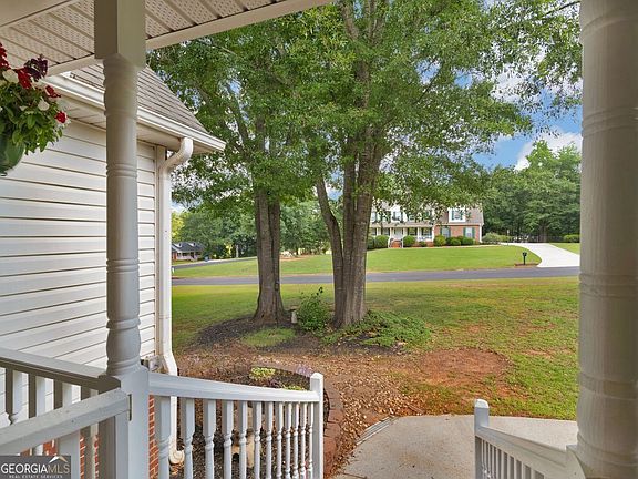 3rd image of 300 Farm View Ct