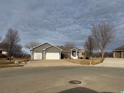 305 Saint Andrews Ct, Vermillion, SD, 57069