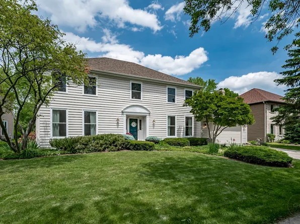 525 De Lasalle Ave, Naperville, IL 60565