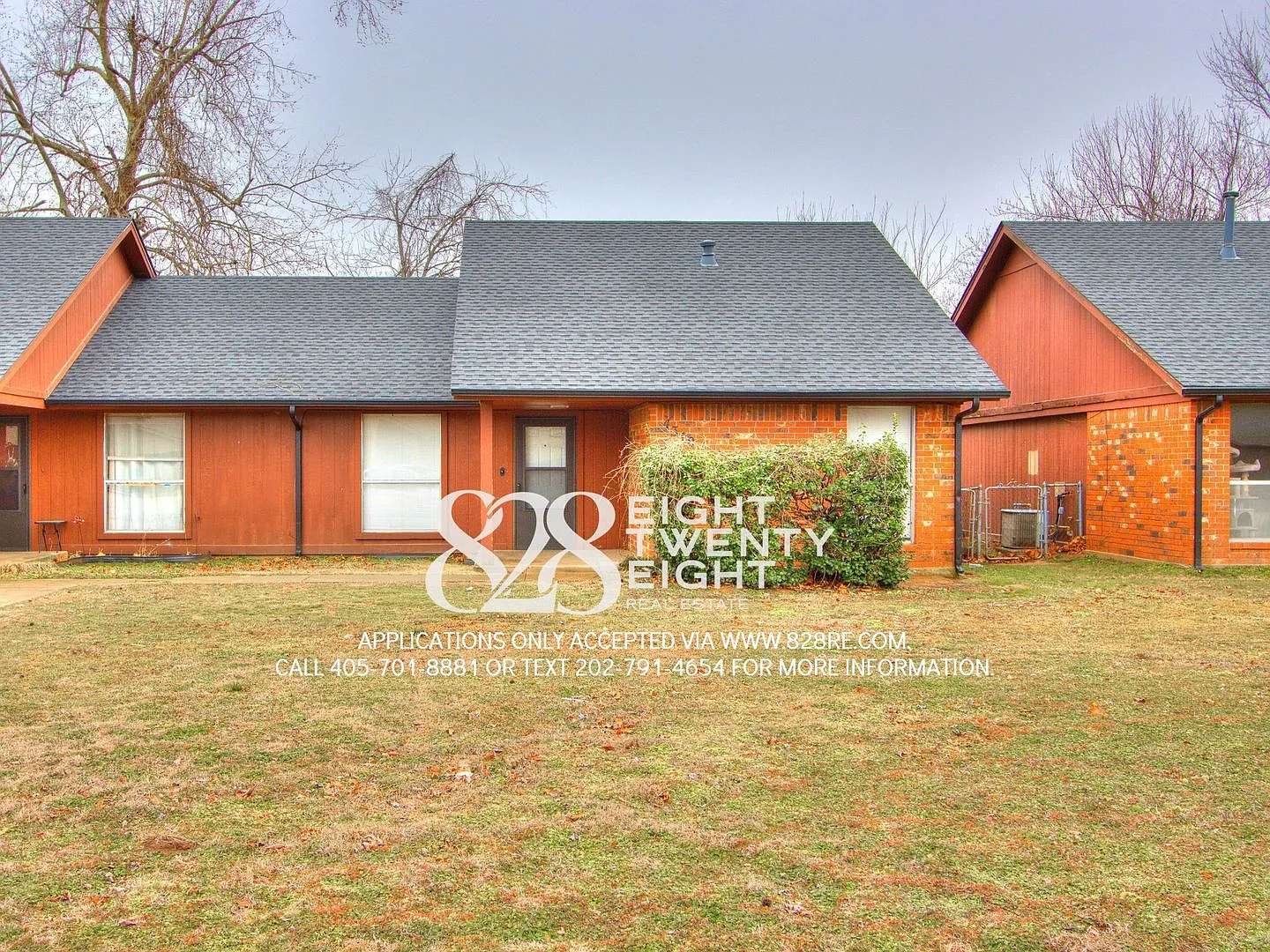 West Norman 2 Bed/1 Bath Duplex With Fenced Backyard! Available Now! — Photo 3