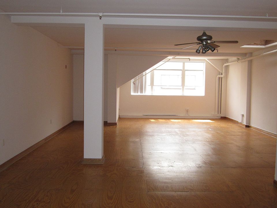 1st image of 920 E St APT 201