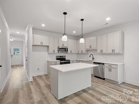 4th image of 3142 Dublin Rd