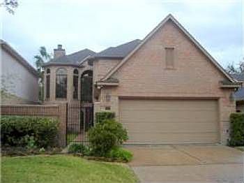 1st image of 8104 Oakwood Pl