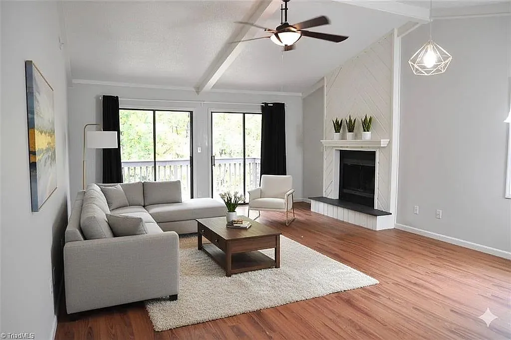 2 bed, 1184 sqft, $1,250 — Photo 1