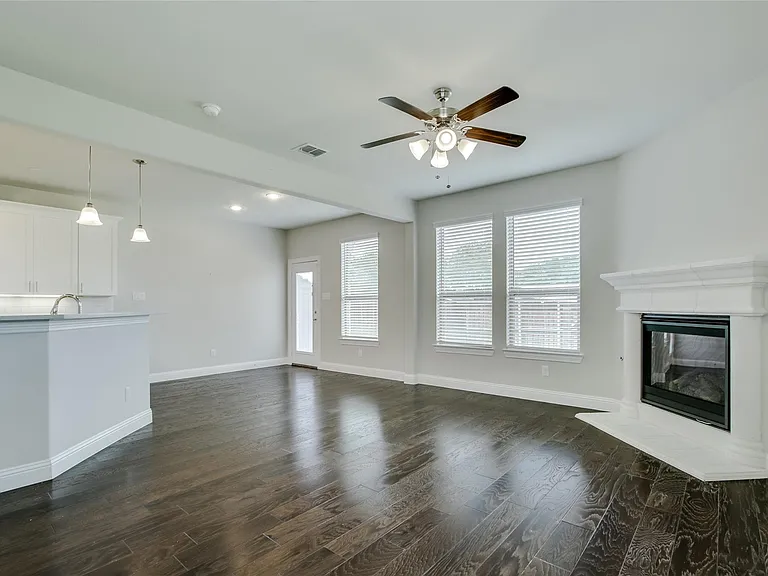 2949 Galveston St — Photo 6