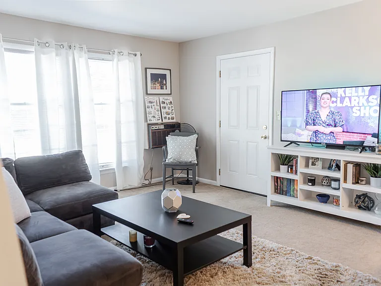 2703 Brownsboro Rd #2 — Photo 2