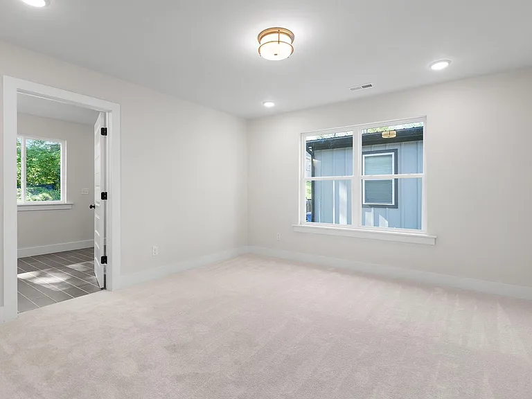 638 Ladd Ave — Photo 32
