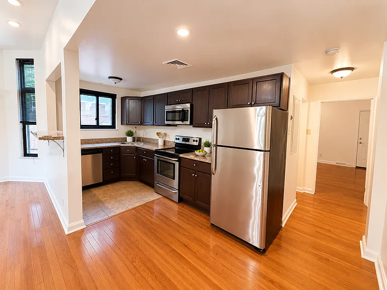 735 N Highland Ave #3 — Photo 12