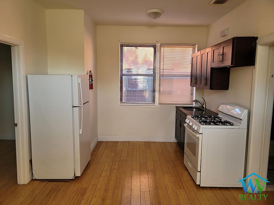 1st image of 10 Bedell St #2A